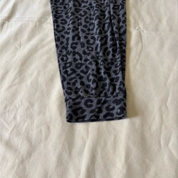 Tart Gray Leopard Print Apparel intimates soft size M - Picture 11 of 15